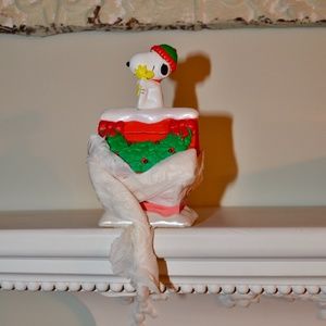NWOT Vintage Snoopy Stocking Hanger